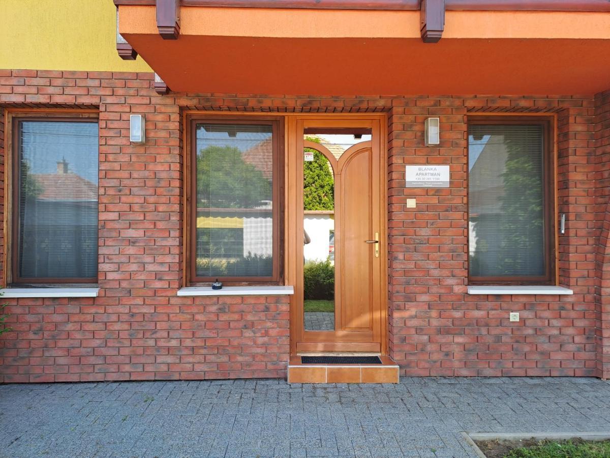 Rozmaring Apartmanok Gyula Exterior foto